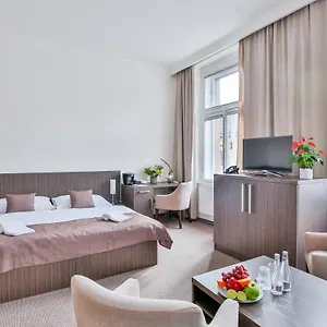 Aparthotel Embassy By Lh Praag